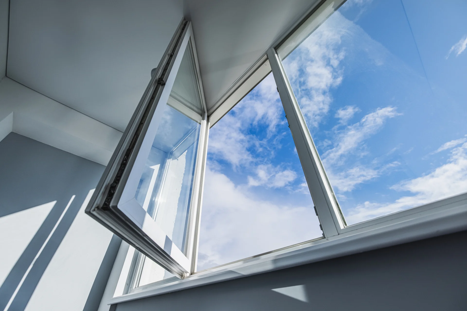 VLX 80 Casement Window in Belle Glade, FL | Sightline Windows & Doors Belle Glade - detail 1